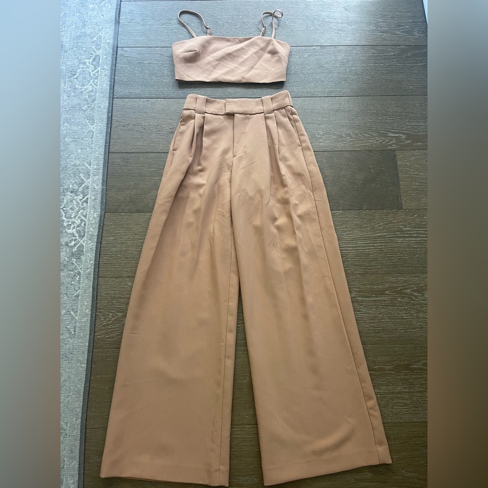 Abercrombie & Fitch Dusty Blush Wide-Leg Trousers with Matching Cropped Tank